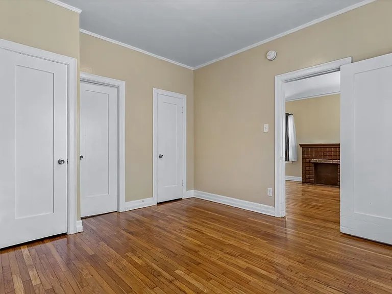 4854 1/4 Mascot St — Photo 17