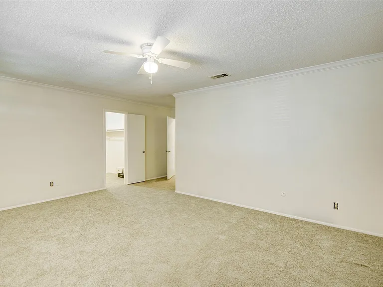 2114 Greenbriar Colony Dr — Photo 26