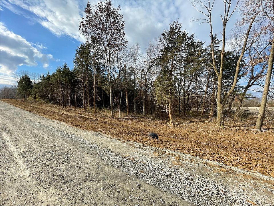1st image of 2 Lone Cedar Trl