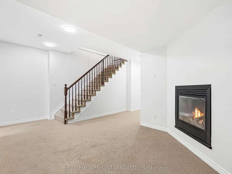 43 Claridge Dr — Photo 25
