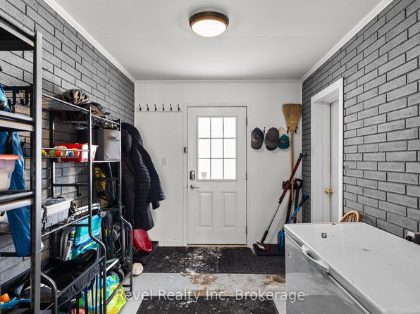 21 John St, Springwater, ON L0L 1P0