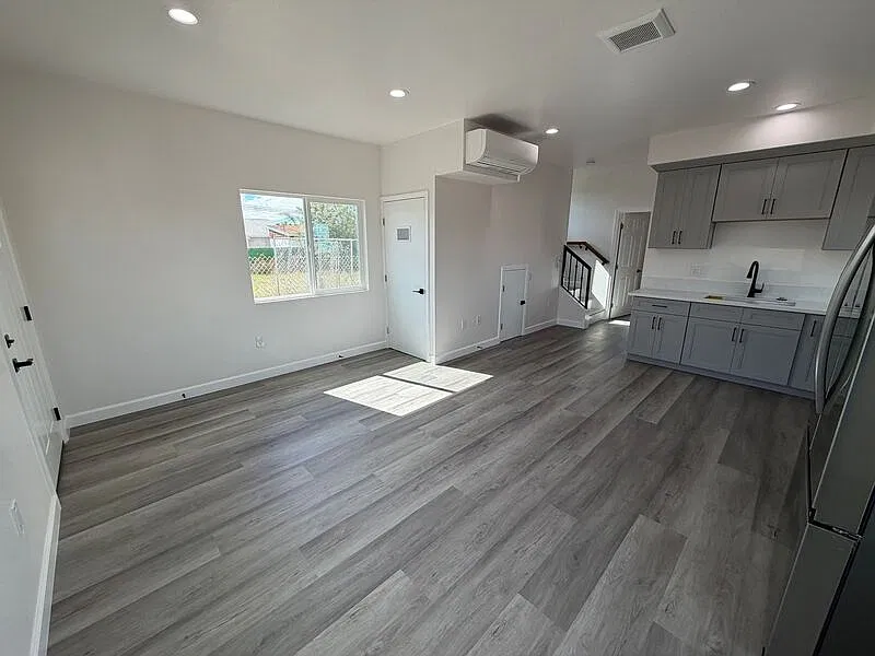 3 bed, 2.0 bath, 1200 sqft, $2,500 — Photo 4