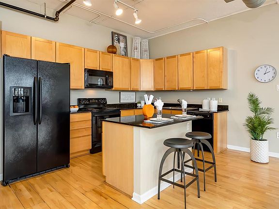 5th image of 1501 Locust 905