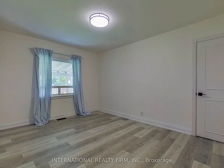 85 Churchill Ave — Photo 17