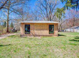 55865 Clover Rd, Mishawaka, IN 46545