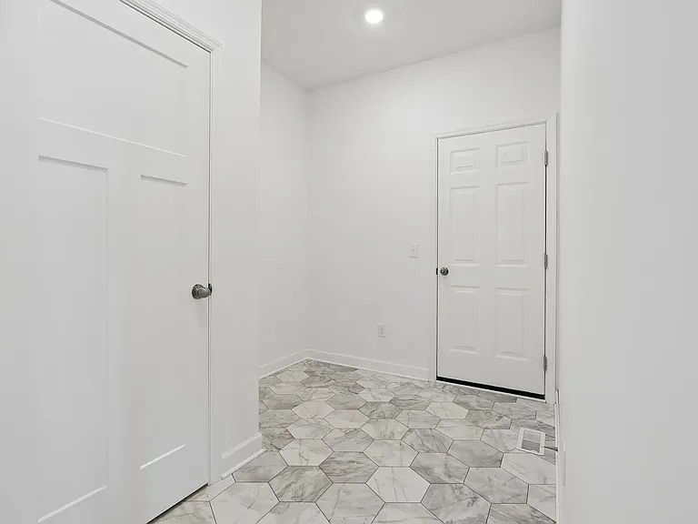 8813 Periwinkle Blvd — Photo 11
