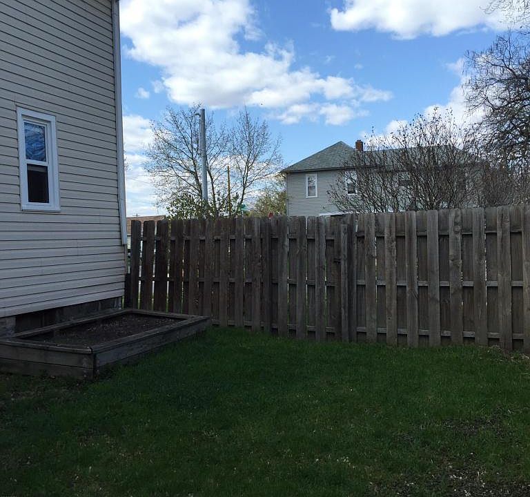 402 E Green St, Hastings, MI 49058 Zillow