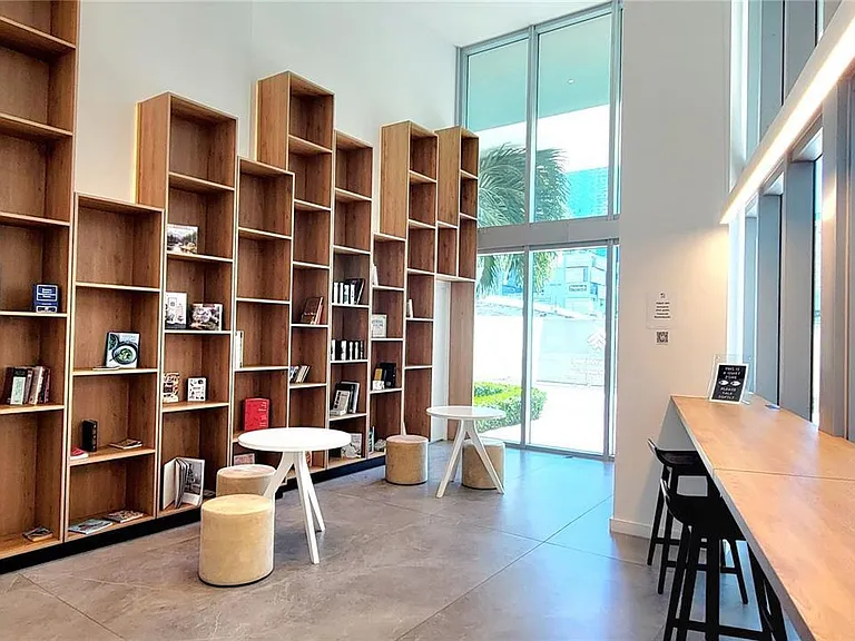 350 S Miami Ave #15 — Photo 17