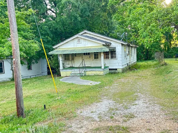 34 Jackson St, Barnesville, GA 30204