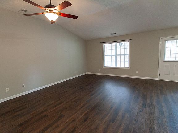 5th image of 449 Beryl Dr