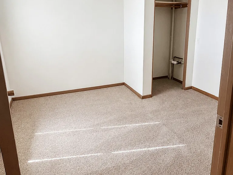 115 W Pearl St — Photo 11