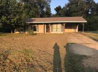 2277 Nashville Ferry Rd E, Columbus, MS 39702