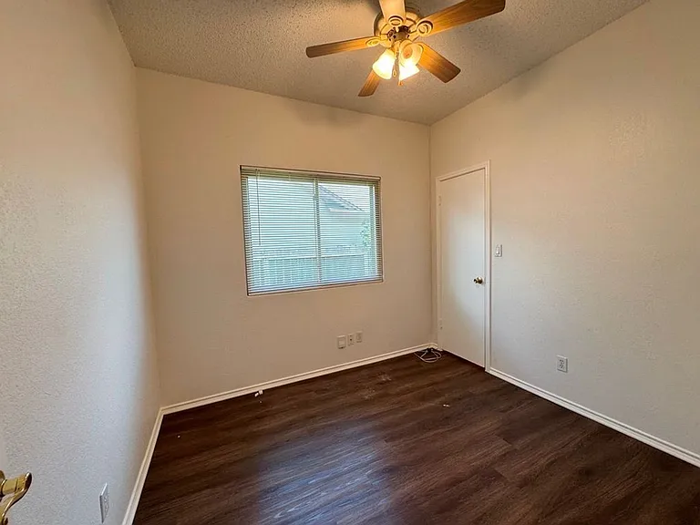 16404 Edgemere Dr — Photo 11