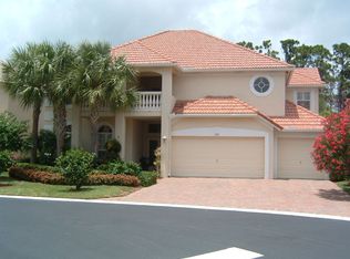218 Lone Pine Dr, Palm Beach Gardens, FL 33410