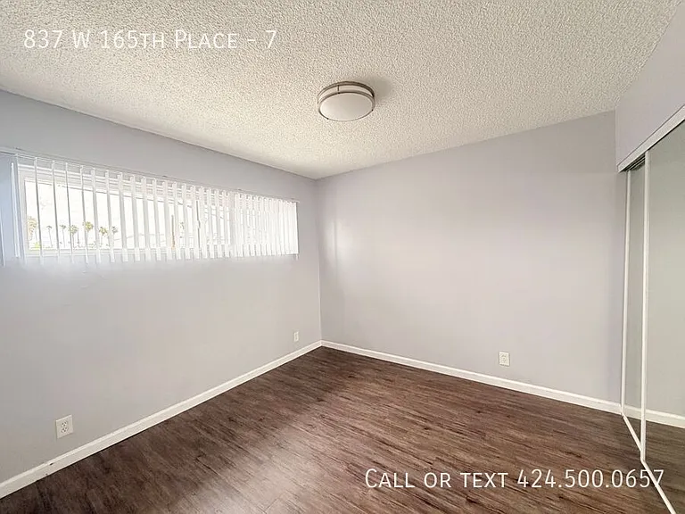 837 W 165th Pl #7 — Photo 17