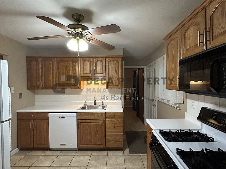 6405 Kingsway Dr — Photo 4