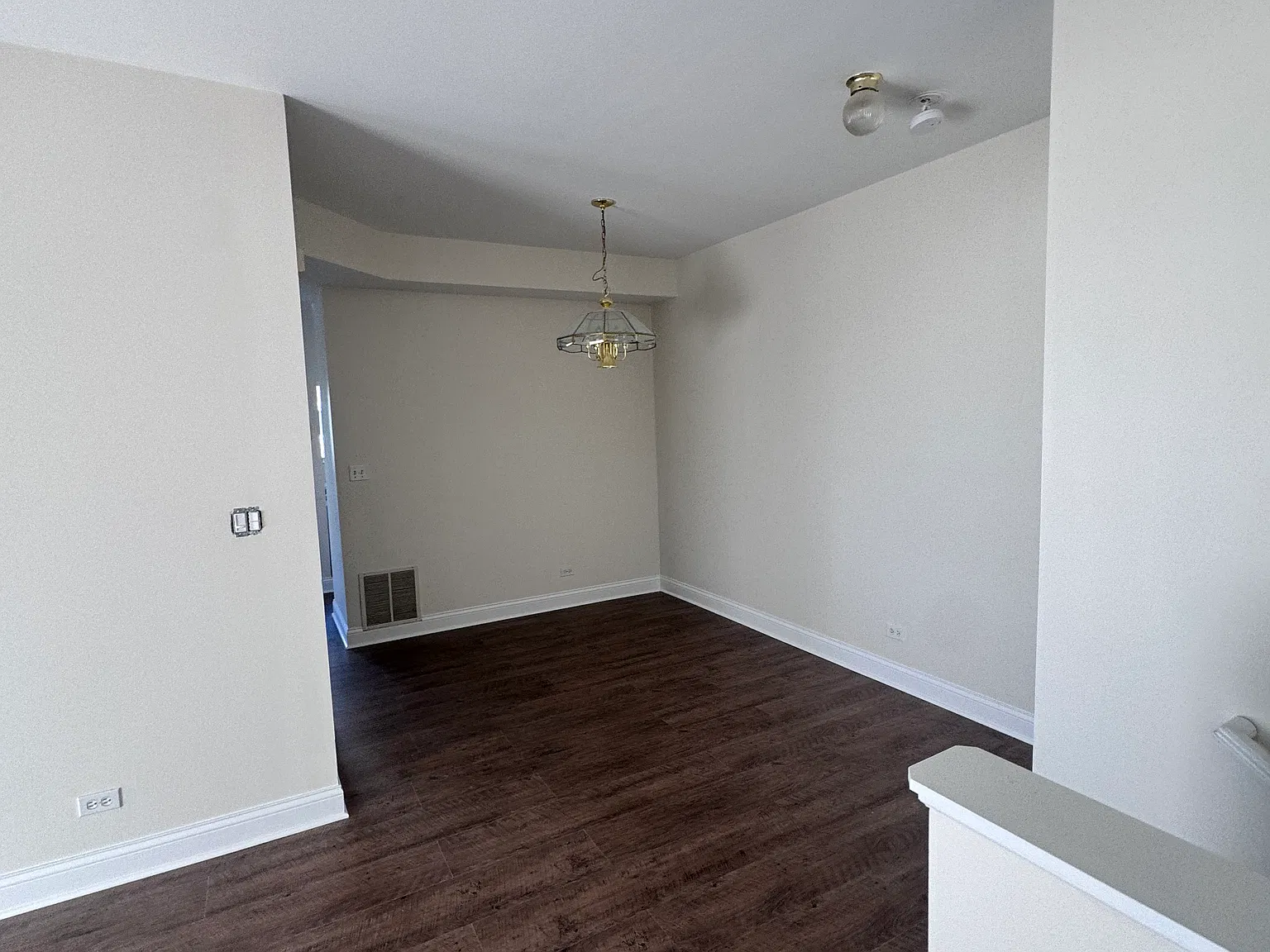 3 bed, 2.5 bath, 1480 sqft, $2,300 — Photo 4