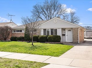 1028 W Villa Dr, Des Plaines, IL 60016