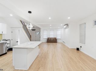 216 Renner Ave, Newark, NJ 07112