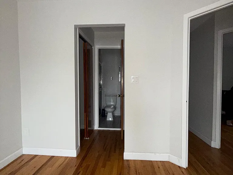2655 E 21st St #3 — Photo 16