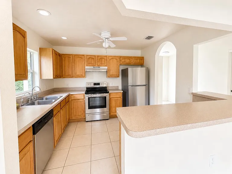 4569 Golfview Blvd — Photo 6