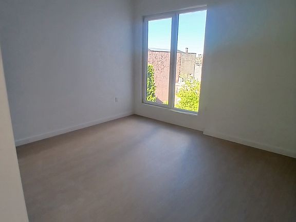2nd image of 76 Webster St #Var2