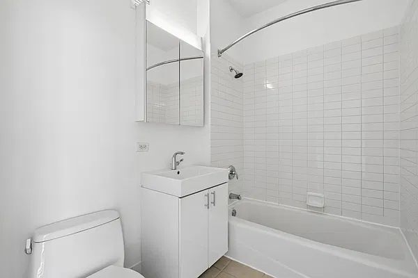 Rented by Greystar | media 8