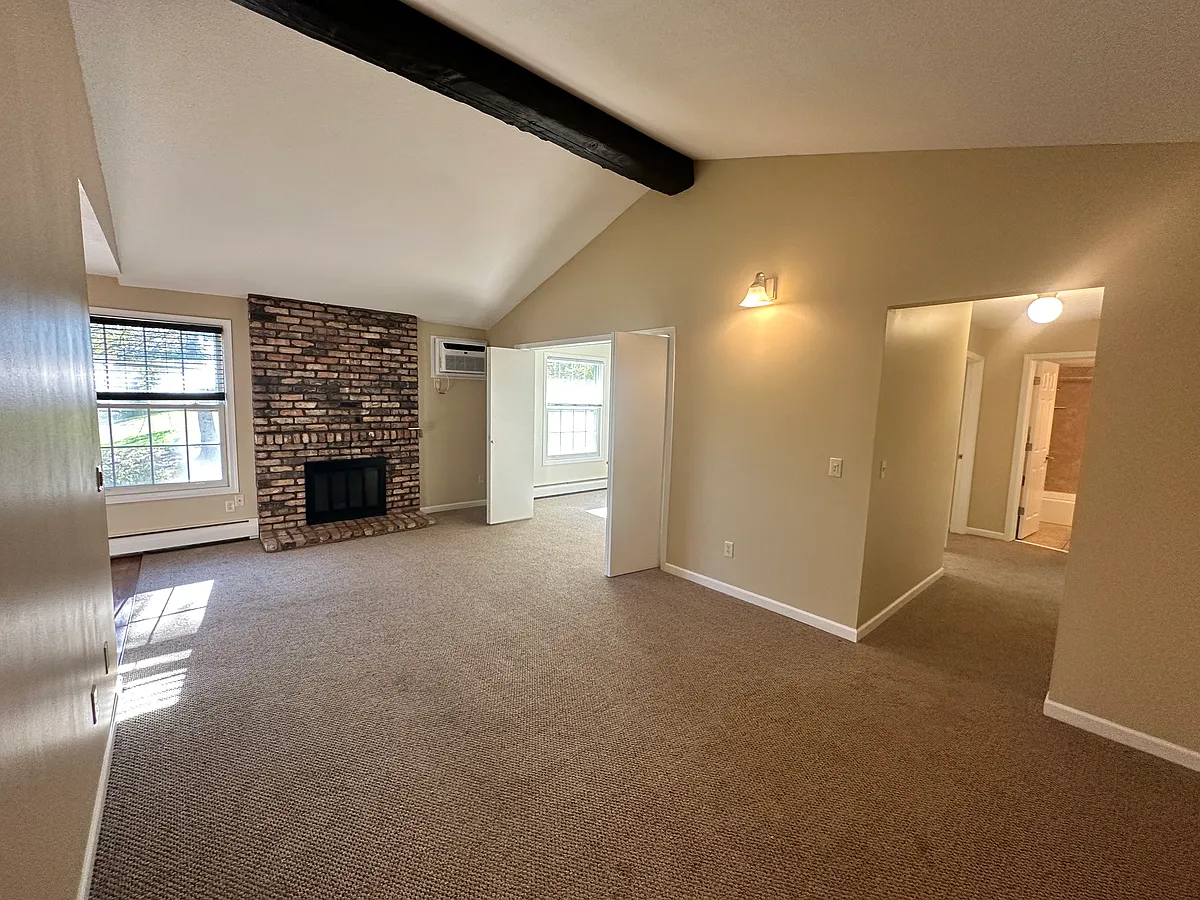 Building Photo - 942 Westbrooke Way #6