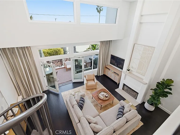 720 Manhattan Beach Blvd — Photo 23