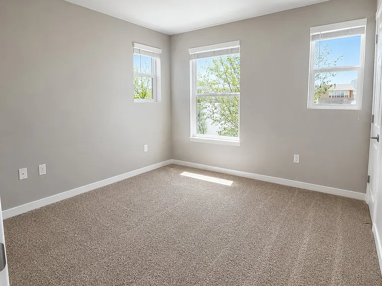 766 Laurel St — Photo 4