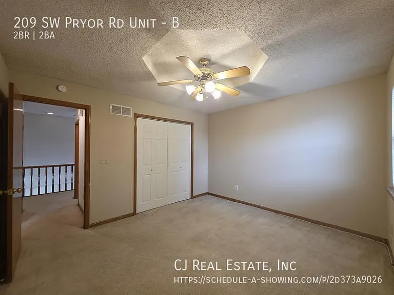 209 SW Pryor Rd #B — Photo 7