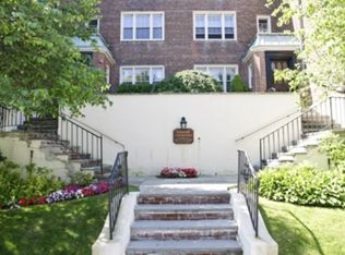 7 Chateaux Cir APT 7F, Scarsdale, NY 10583