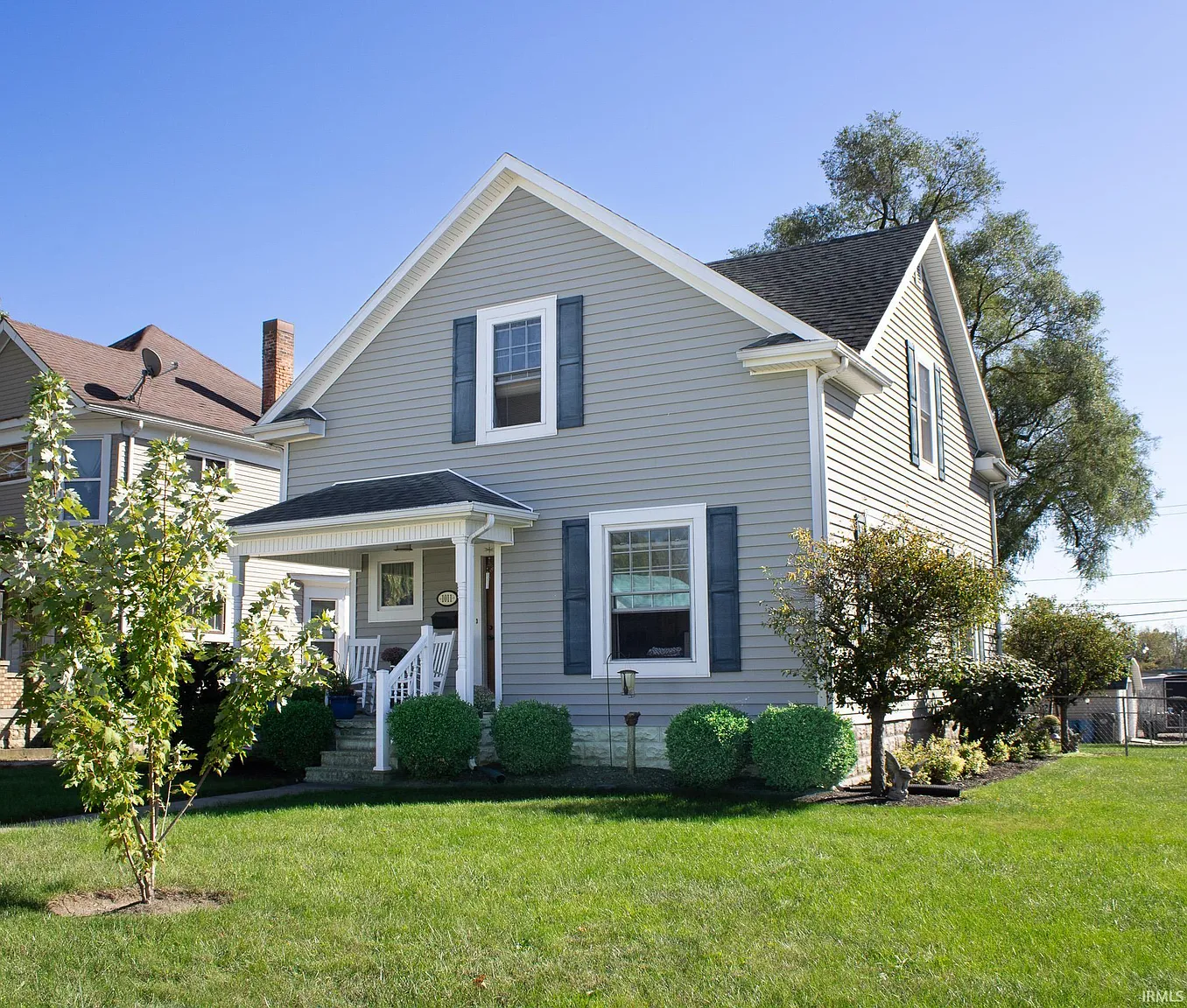 1011 W Oak St photo 1