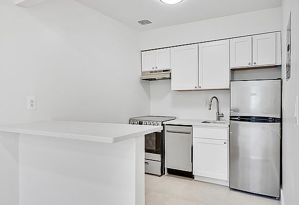 1st image of 54 W 75th St APT 4a