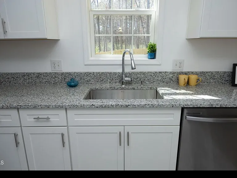 7731 Rogers Rd — Photo 8