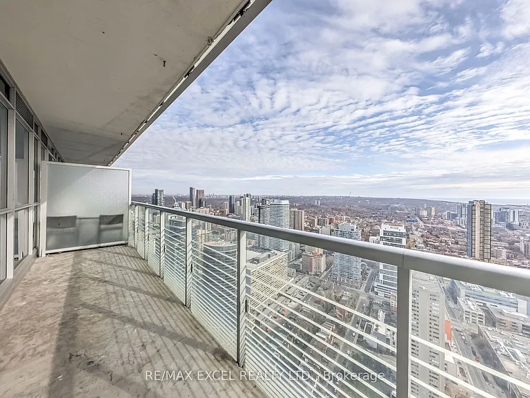 386 Yonge St #4904 — Photo 39