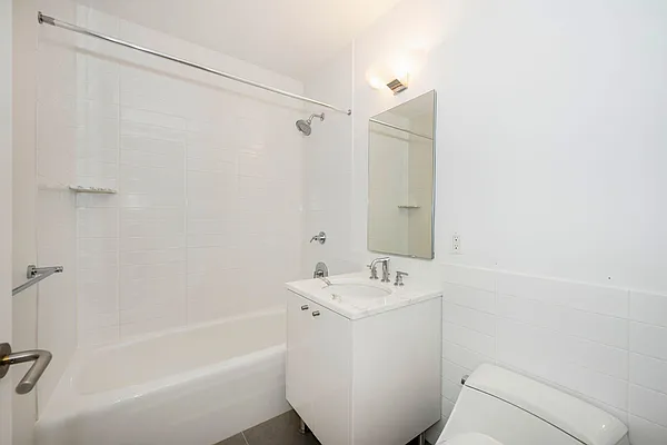 Rented by Nest Seekers International | media 23