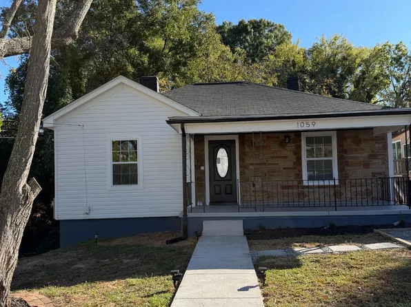 1059 W Broad St, Danville, VA 24541