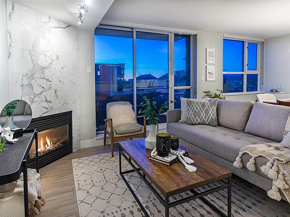 3rd image of 410 W 6th Ave #410-1485
