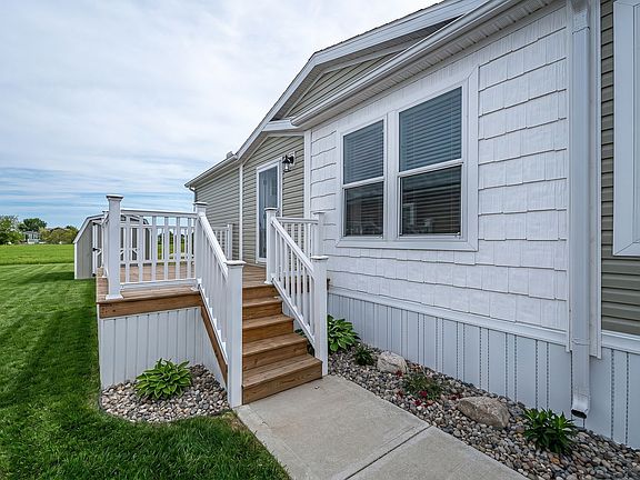 Exterior Image-4-Champion 144 Meadows of Perrysburg