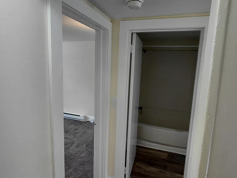 South Main Apartments — Photo 27