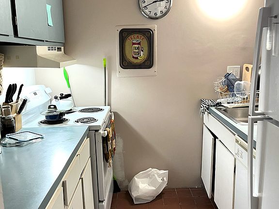 2nd image of 10 Thacher St APT 301