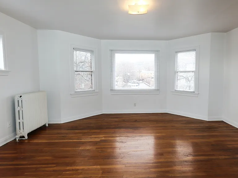 740 E Broadway #S-404 — Photo 2