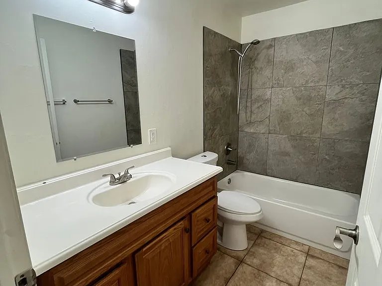 1303-1313 W Cedar St — Photo 37