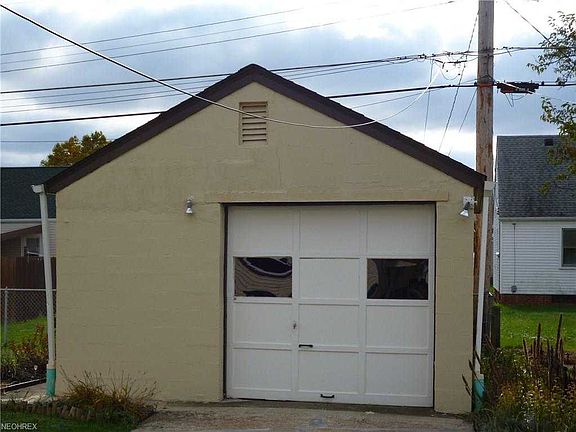 3rd image of 5815 Orchard Ave