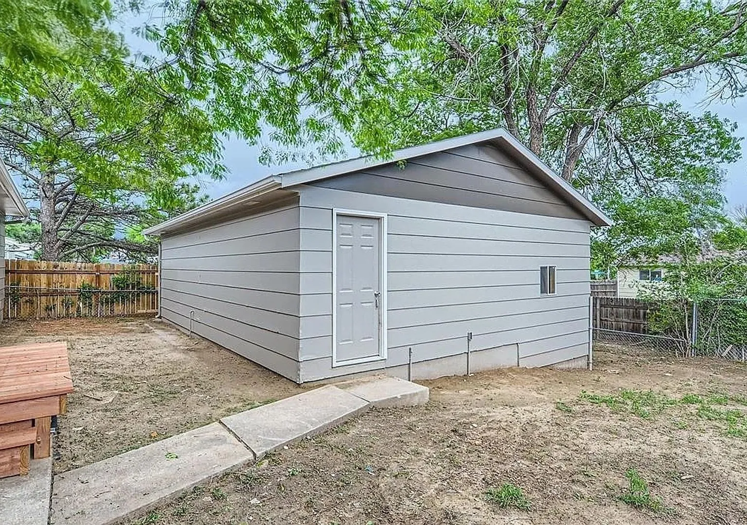 Charming 3BR House in Colorado Springs — Photo 3