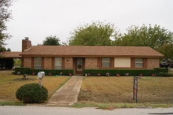 1st image of 912 Meadowcreek St
