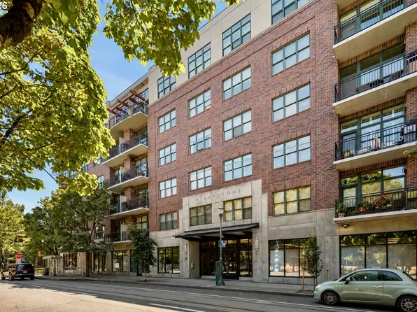 821 NW 11th Ave APT 601, Portland, OR 97209