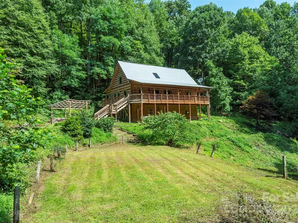 102 Gold Creek Xing, Black Mountain, NC 28711