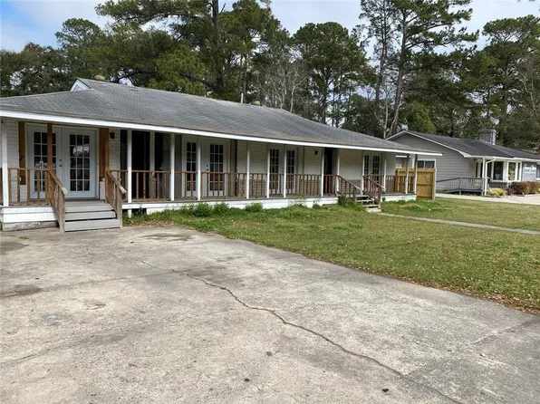 106 E Derenne Ave, Savannah, GA 31405